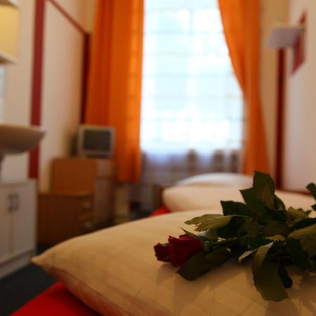Hotel Pension Insor Берлин Экстерьер фото